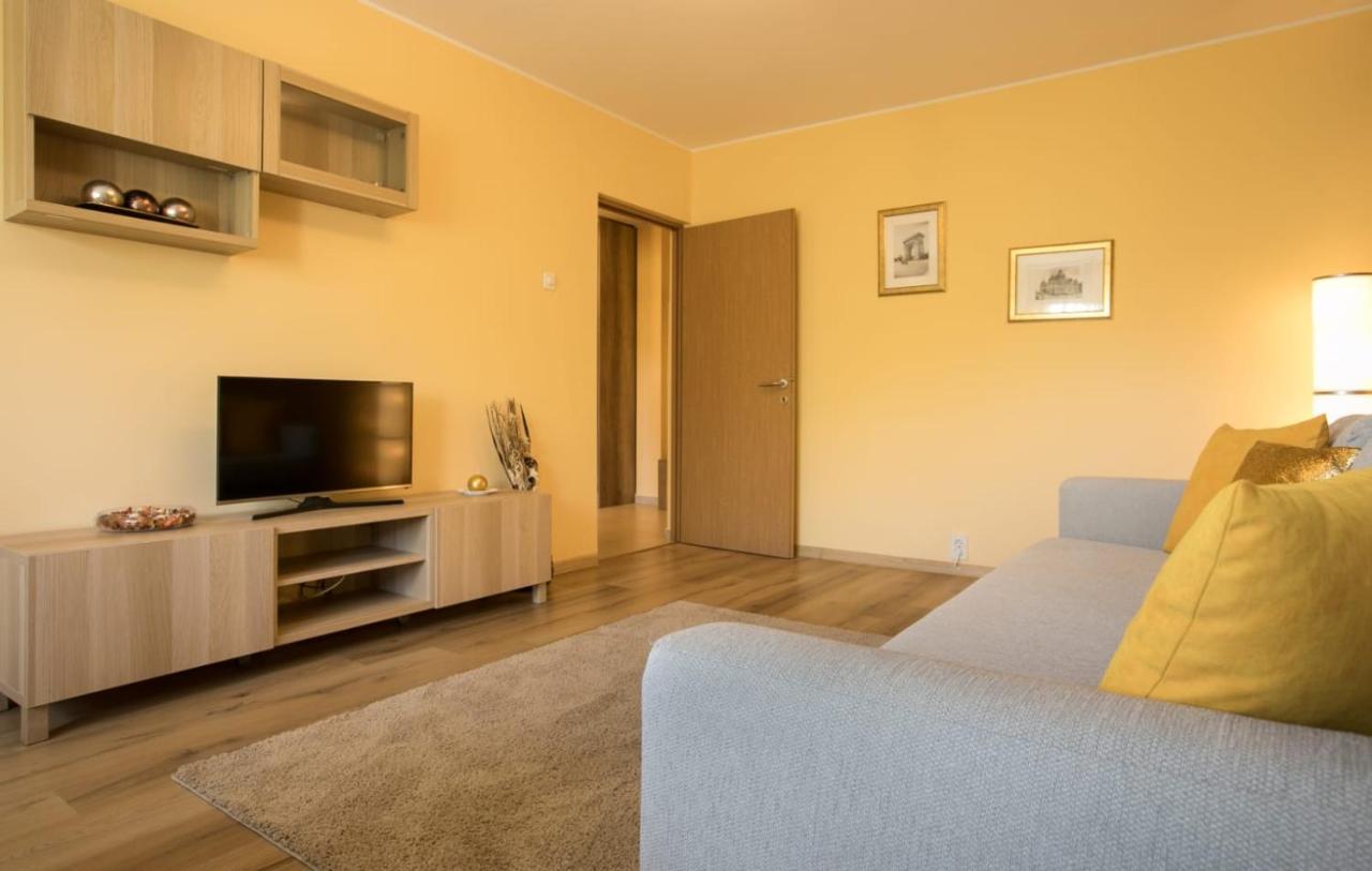 Golden Apartment Baneasa Bucarest Exterior foto