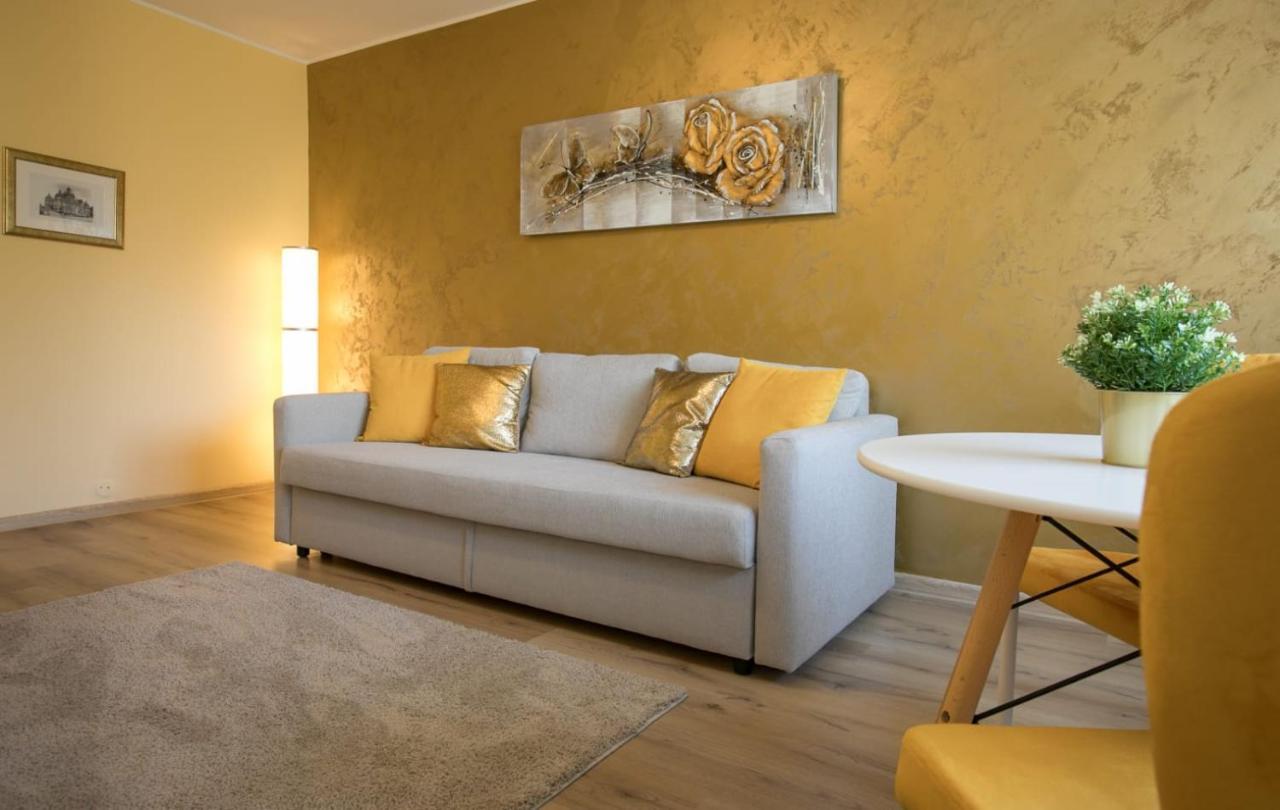 Golden Apartment Baneasa Bucarest Exterior foto