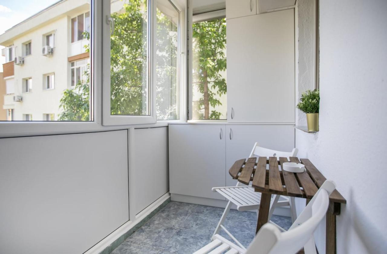 Golden Apartment Baneasa Bucarest Exterior foto