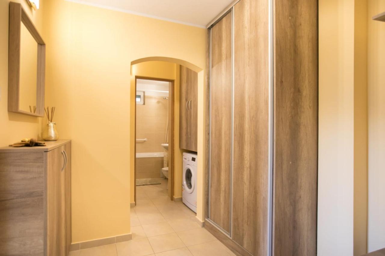 Golden Apartment Baneasa Bucarest Exterior foto